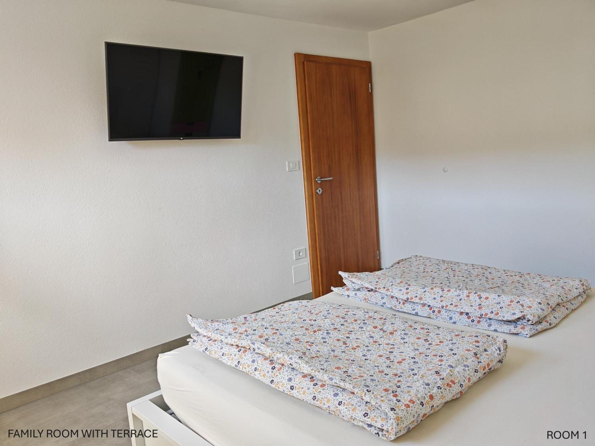 Apartment And Room Anica Tolmin Kültér fotó